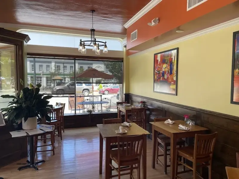 Michael's Trattoria dining room in Wallingford CT with scenic window view